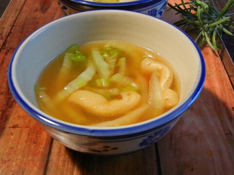 白菜と油揚げのしょうがスープ